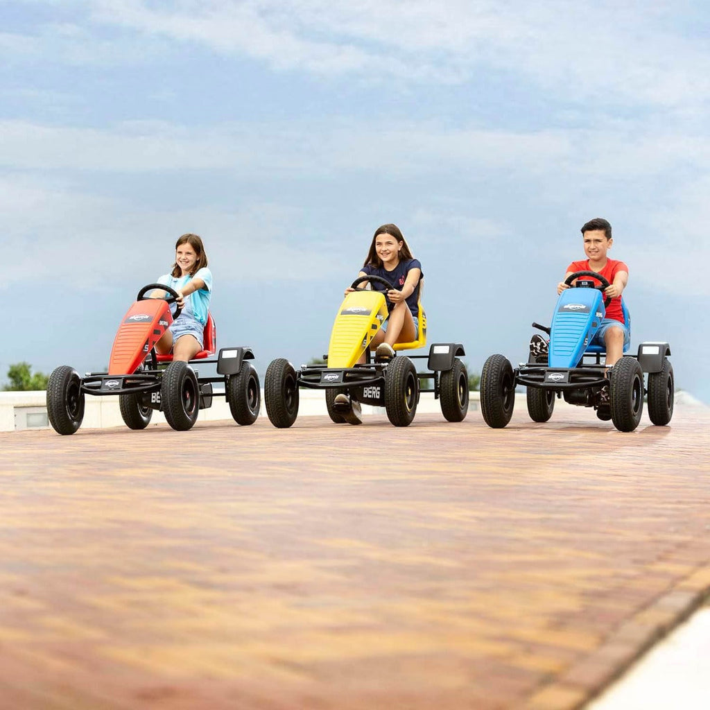 berg pedal XL B. Super BFR Kart – Varianten:Art.-Nr.: 12798, Größe: L, Maße: 74 × 95 × 103/143 cm, bis zu: 30 kg, Artikelgewicht: 14 kg, Innenmaße: 54 × 60 × 85 cm Komfort What Is the 9G-TRONIC® Control is via a